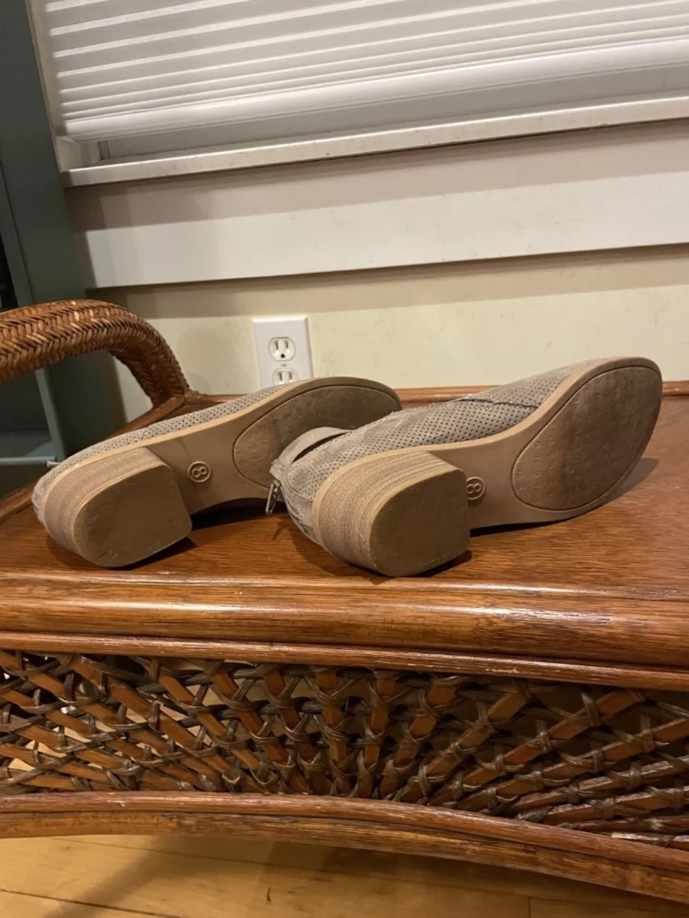 Size 8 Dolce Vita Perforated Suede Tan Ankle Booties - Picture 5 of 5